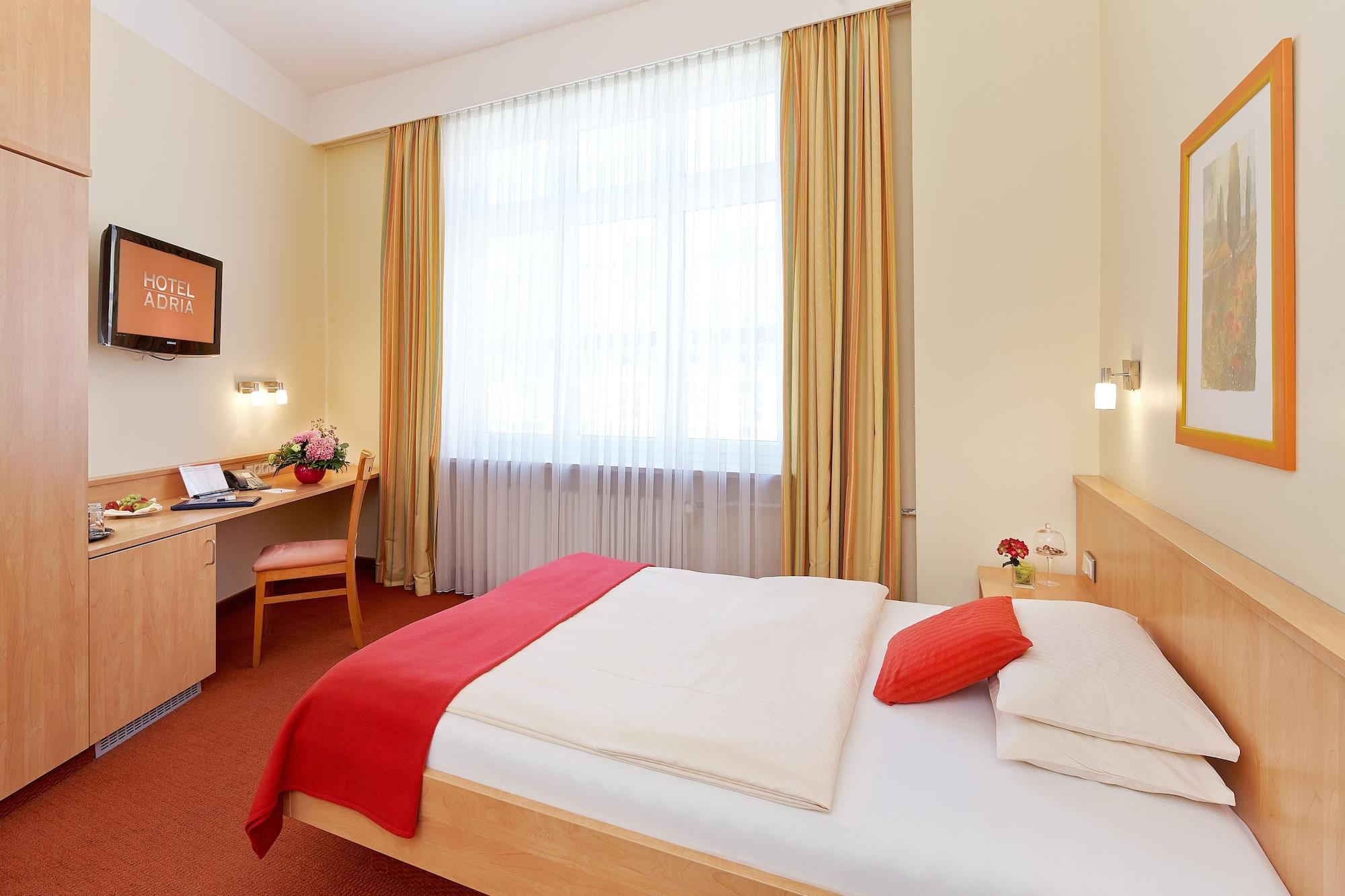 Hotel Adria Muenchen Ngoại thất bức ảnh