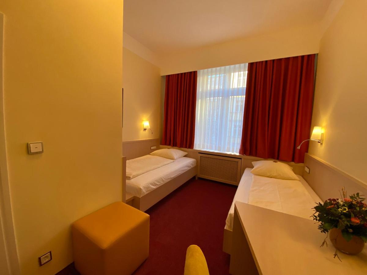 Hotel Adria Muenchen Ngoại thất bức ảnh