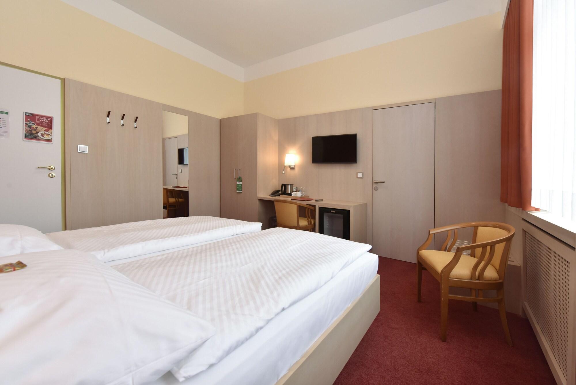 Hotel Adria Muenchen Ngoại thất bức ảnh