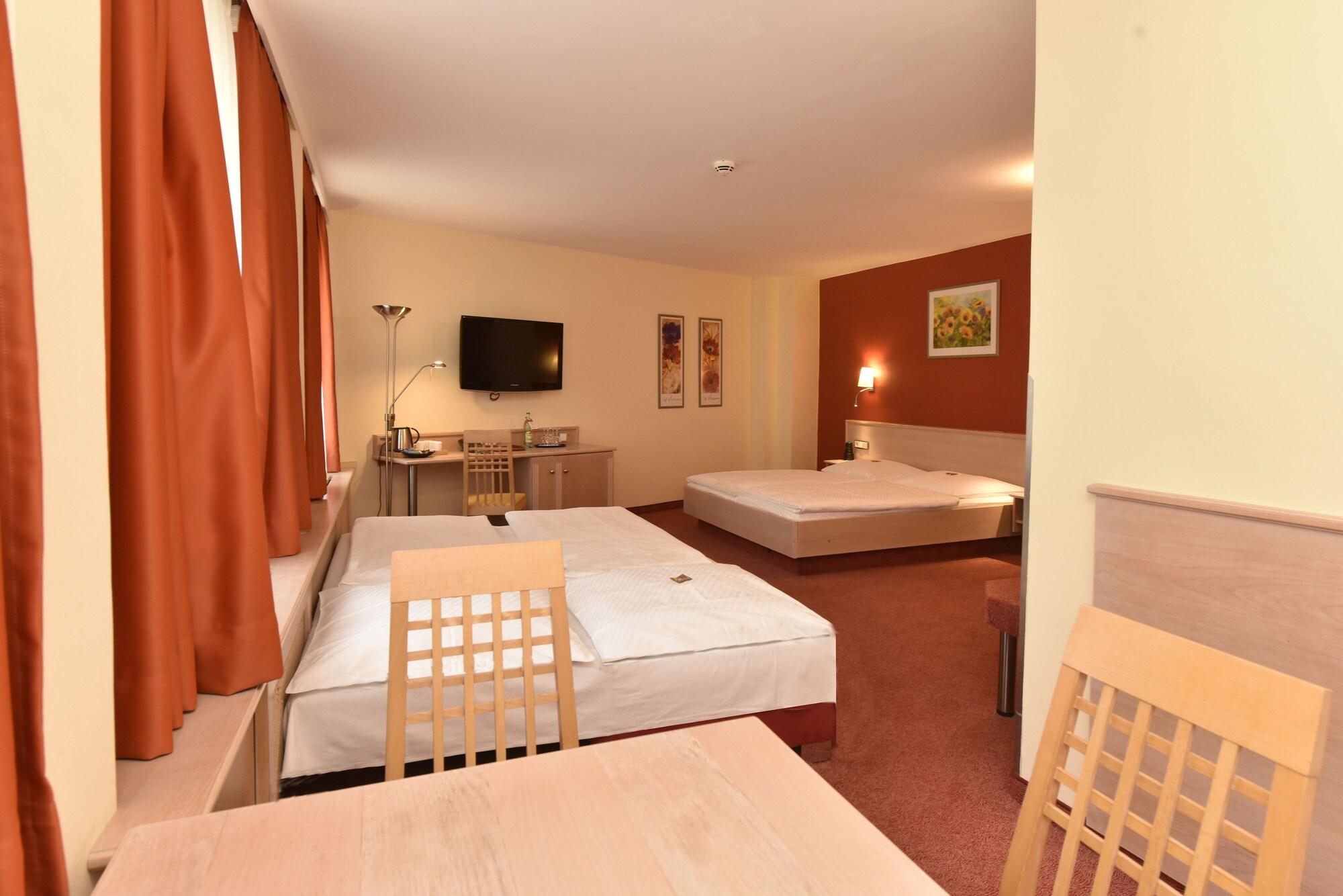 Hotel Adria Muenchen Ngoại thất bức ảnh
