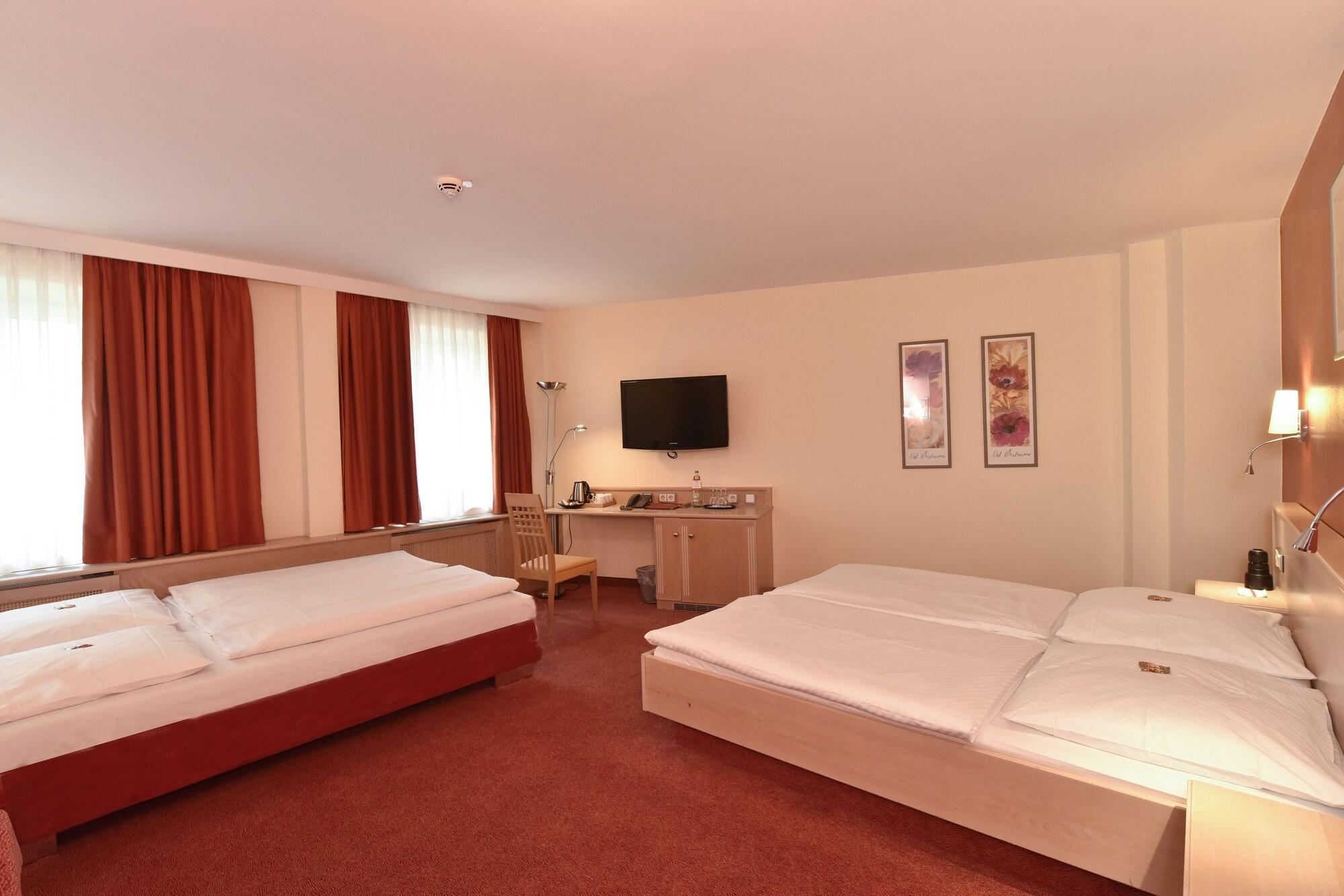 Hotel Adria Muenchen Ngoại thất bức ảnh