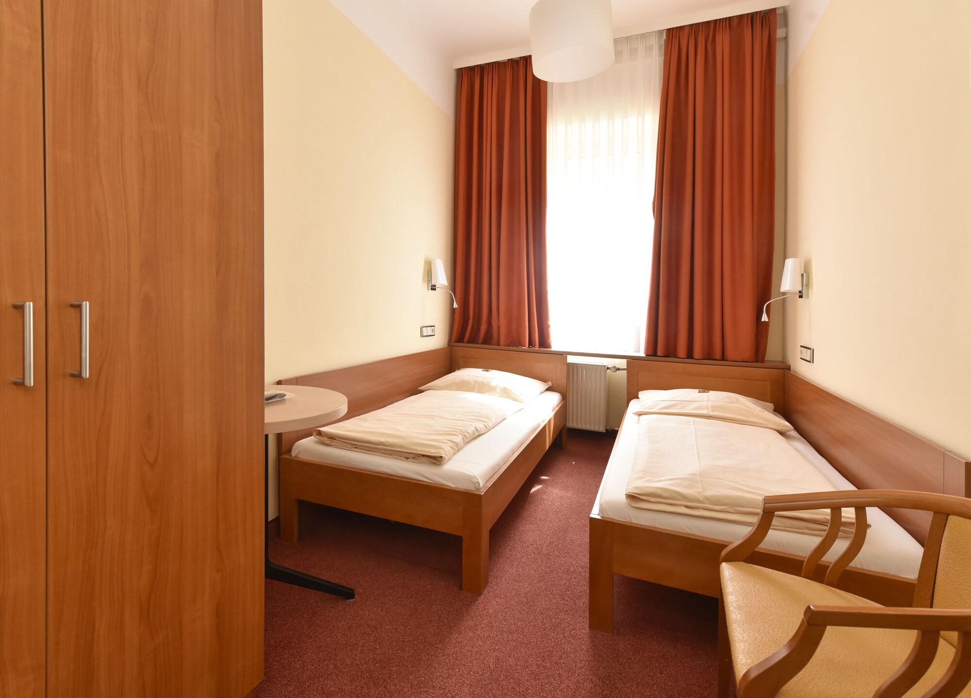 Hotel Adria Muenchen Ngoại thất bức ảnh