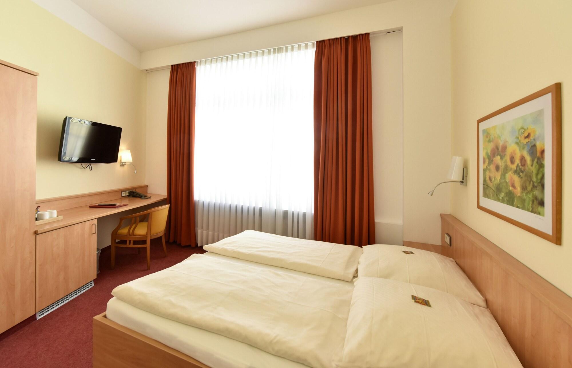 Hotel Adria Muenchen Ngoại thất bức ảnh