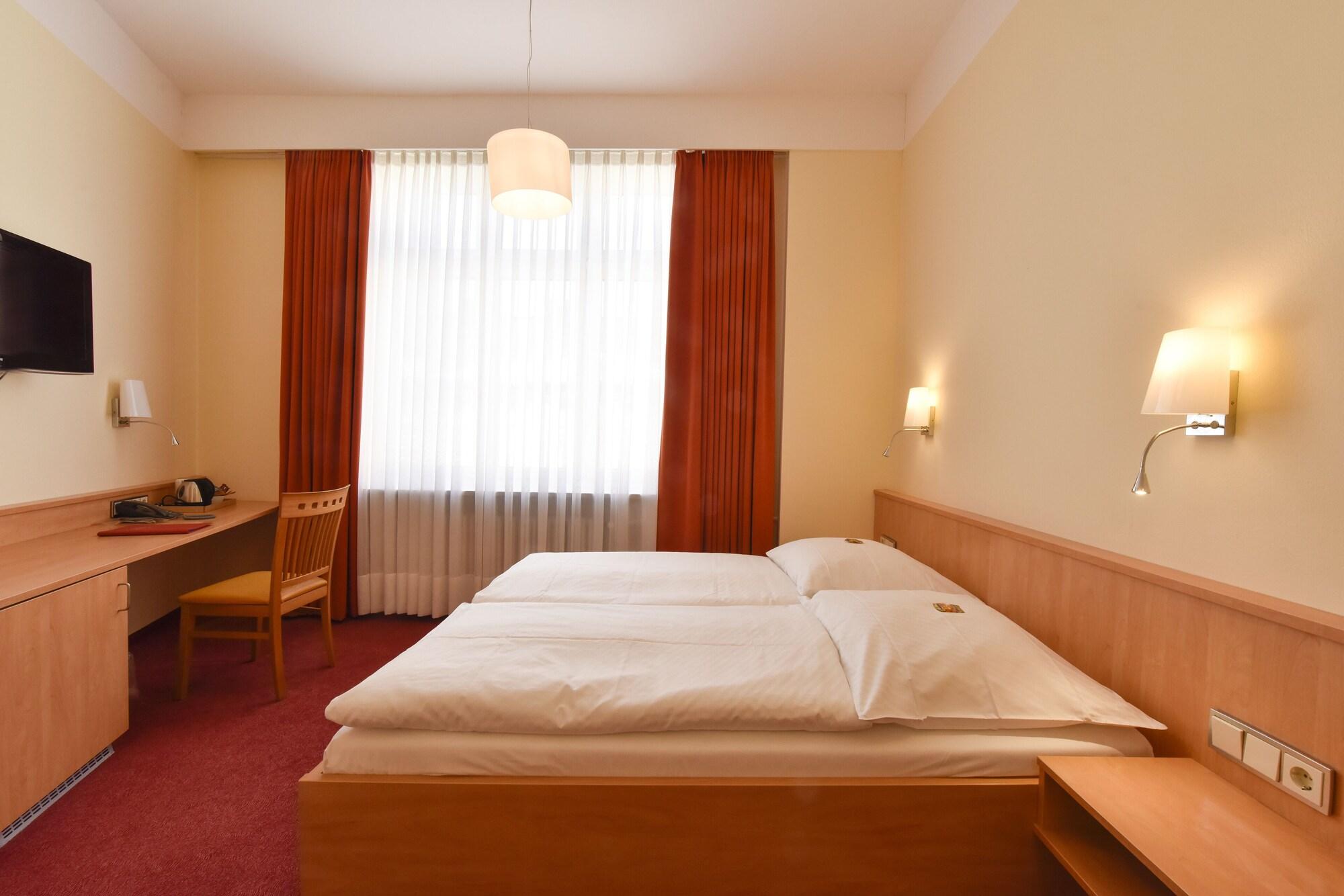 Hotel Adria Muenchen Ngoại thất bức ảnh