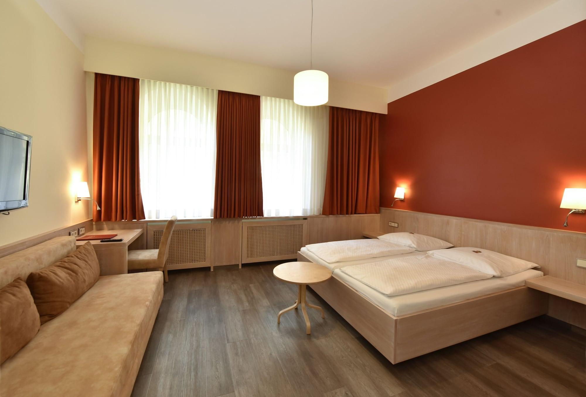 Hotel Adria Muenchen Ngoại thất bức ảnh