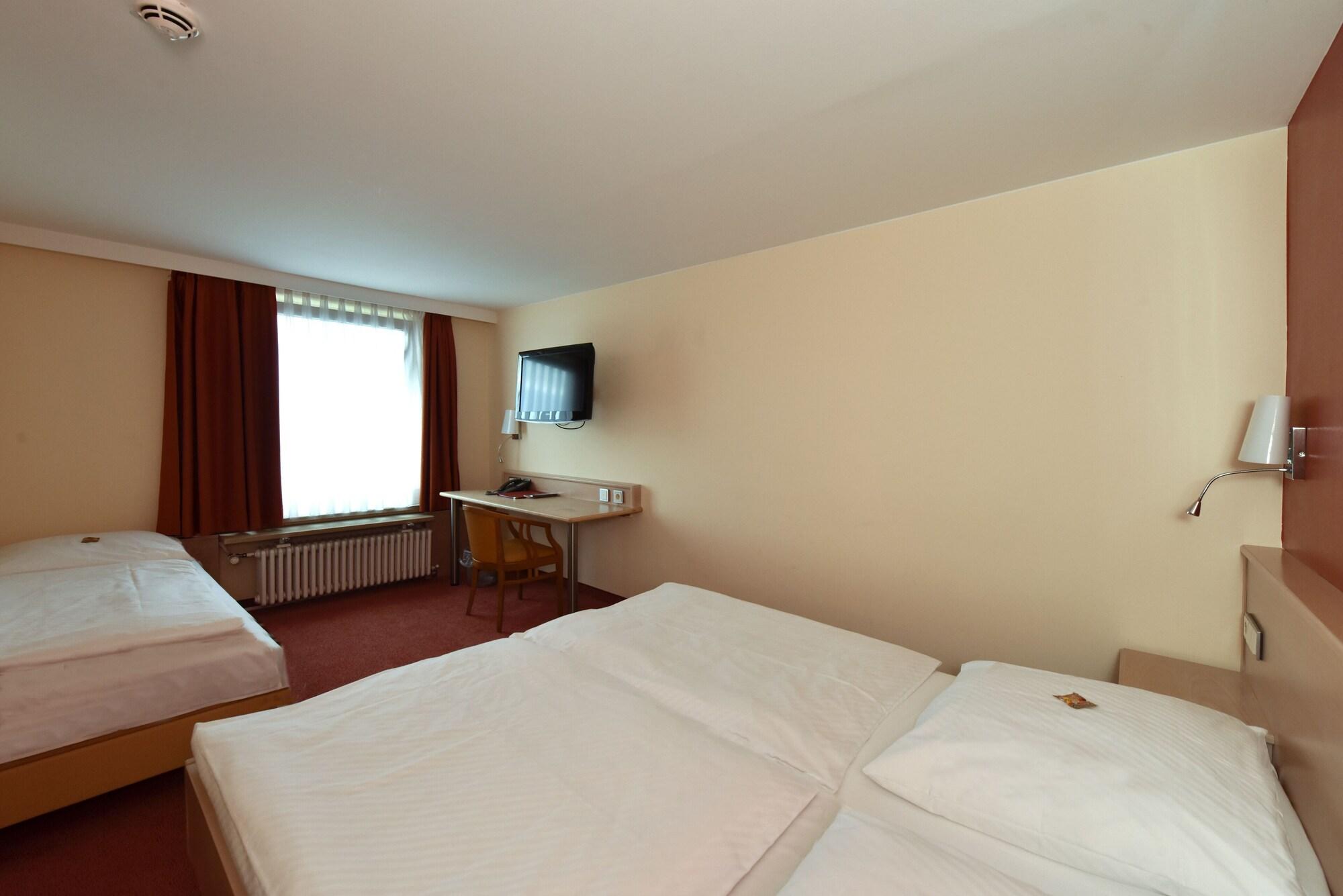 Hotel Adria Muenchen Ngoại thất bức ảnh