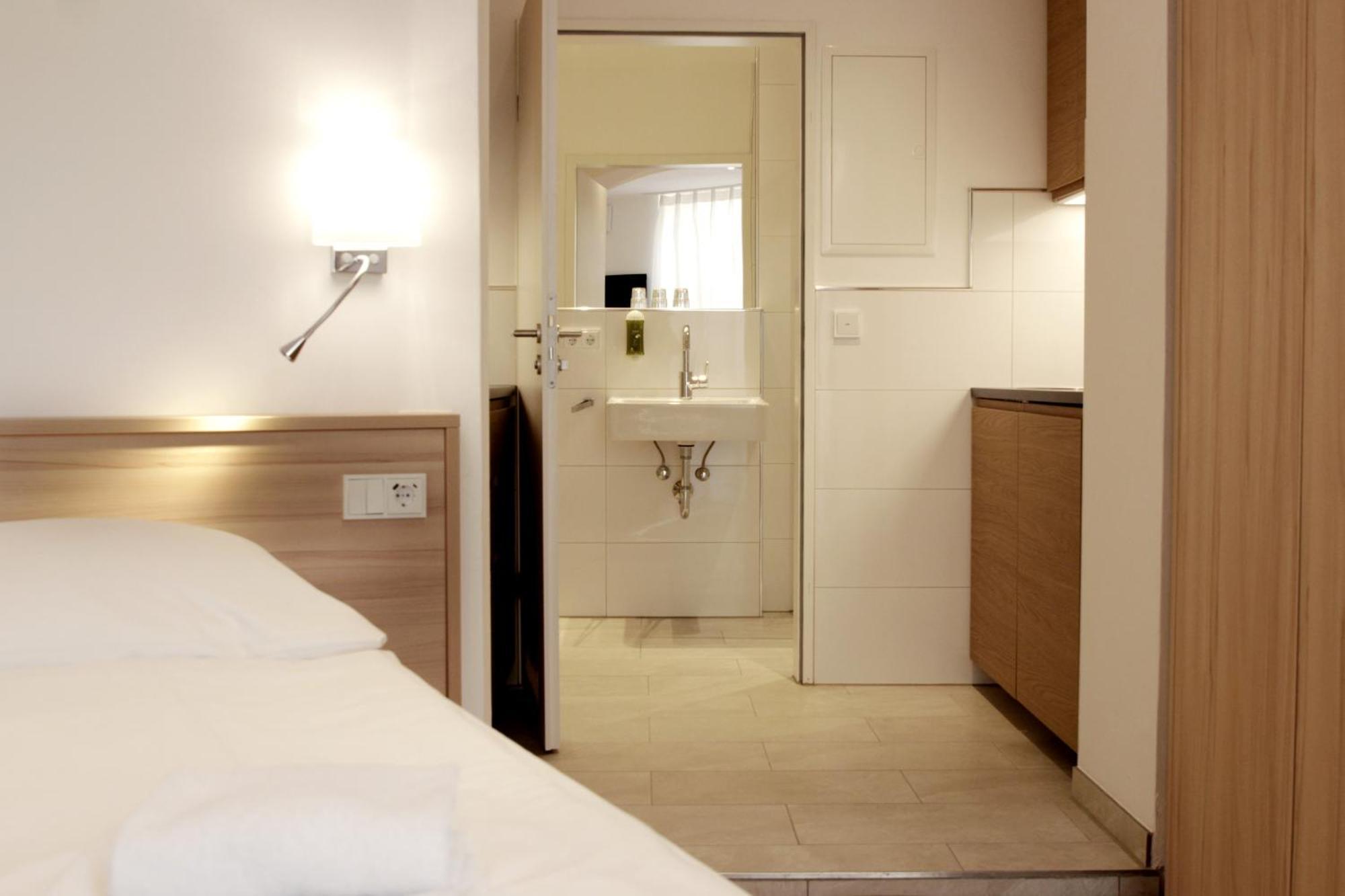 Hotel Adria Muenchen Ngoại thất bức ảnh